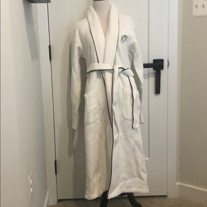 Pottery Barn bath waffle rob!